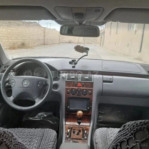 Mercedes E 270 2000, 428,963 km - 2.7 l - Ağcabədi