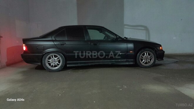 BMW 328 1995, 300,000 km - 2.8 л - Xaçmaz