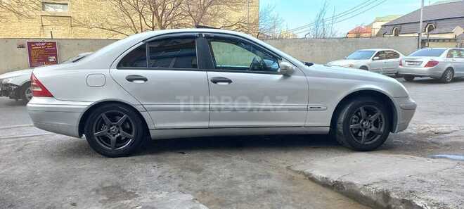 Mercedes C 200 2001, 325,000 km - 2.0 l - Tovuz