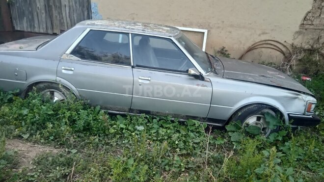 Toyota  1989, 300,000 km - 2.0 l - Qusar