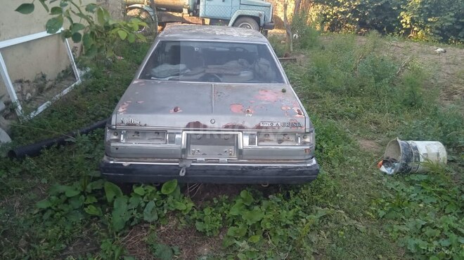 Toyota  1989, 300,000 km - 2.0 l - Qusar