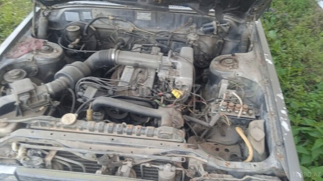 Toyota  1989, 300,000 km - 2.0 l - Qusar