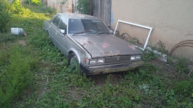 Toyota  1989, 300,000 km - 2.0 l - Qusar