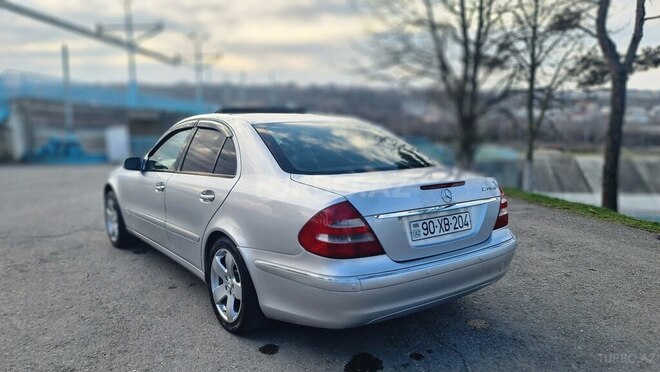 Mercedes E 240 2002, 355,000 km - 2.6 l - Quba