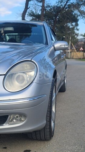 Mercedes E 240 2002, 355,000 km - 2.6 l - Quba