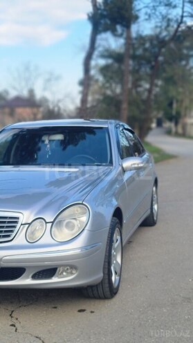 Mercedes E 240 2002, 355,000 km - 2.6 l - Quba