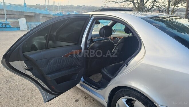 Mercedes E 240 2002, 355,000 km - 2.6 l - Quba