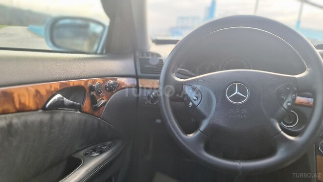 Mercedes E 240 2002, 355,000 km - 2.6 l - Quba