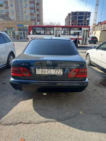 Mercedes E 220 1998, 670,000 km - 2.2 l - Tovuz
