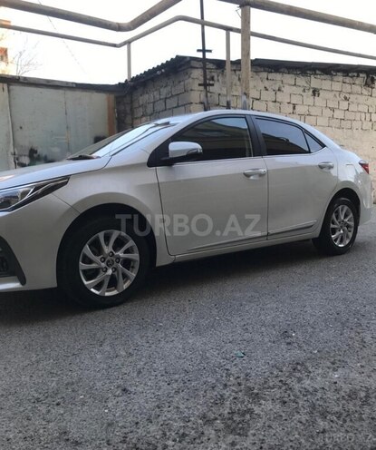 Toyota Corolla 2018, 76,000 km - 1.6 l - Bakı