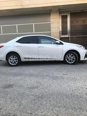 Toyota Corolla 2018, 76,000 km - 1.6 l - Bakı