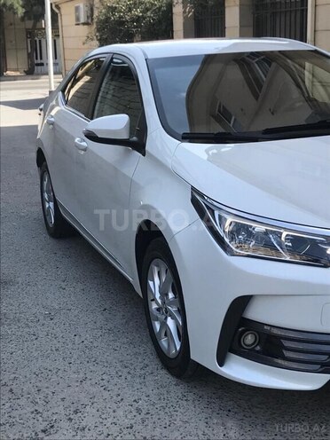 Toyota Corolla 2018, 76,000 km - 1.6 l - Bakı