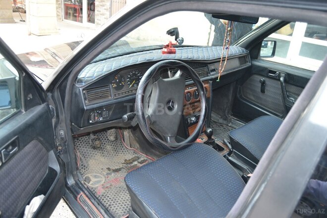 Mercedes 190 1990, 243,567 km - 1.8 л - Bakı