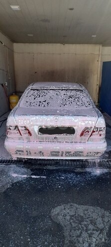 Mercedes E 230 1997, 526,453 km - 2.3 l - Qax