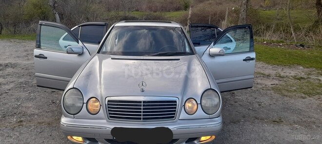Mercedes E 230 1997, 526,453 km - 2.3 l - Qax