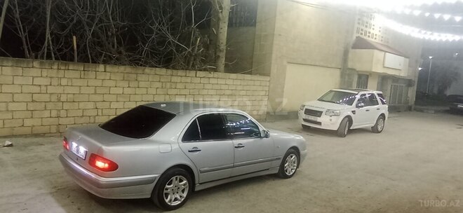Mercedes E 220 1999, 123,456 km - 2.2 l - İmişli