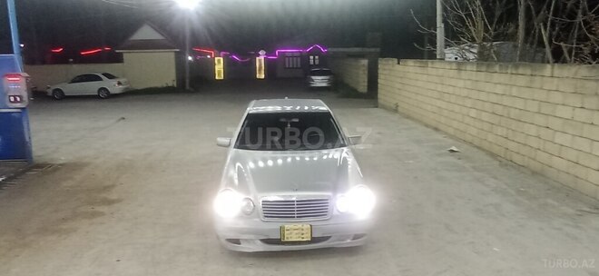 Mercedes E 220 1999, 123,456 km - 2.2 l - İmişli