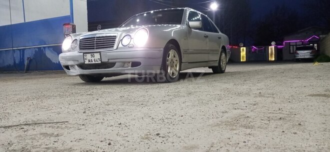 Mercedes E 220 1999, 123,456 km - 2.2 l - İmişli