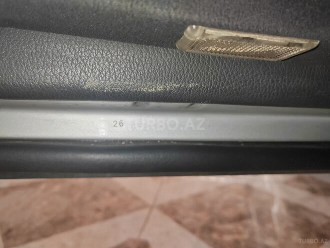 Mercedes E 240 2000, 300,000 km - 2.6 l - Tovuz
