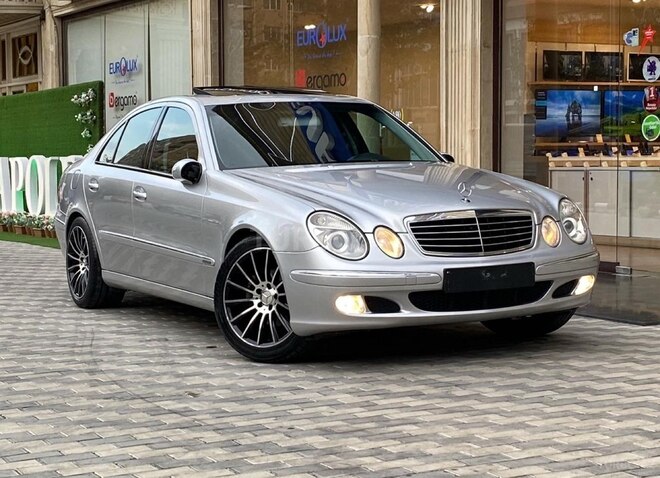 Mercedes E 240 2002, 298,000 km - 2.6 l - Bakı