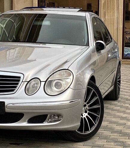 Mercedes E 240 2002, 298,000 km - 2.6 l - Bakı