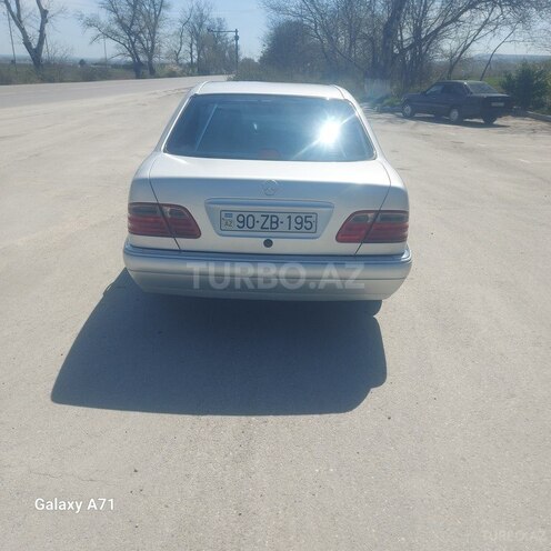 Mercedes E 280 1997, 292,000 km - 2.8 l - Quba