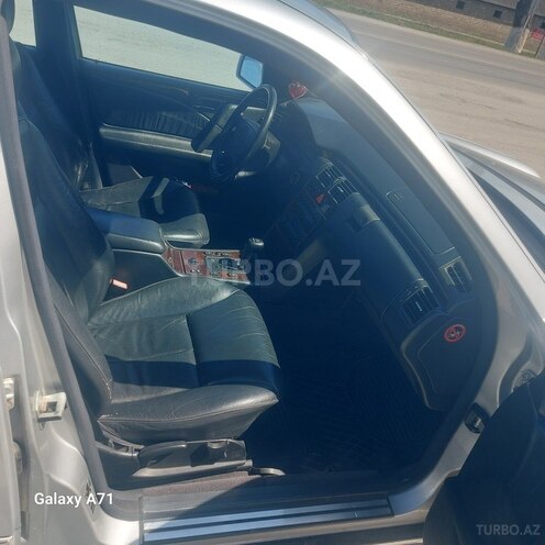 Mercedes E 280 1997, 292,000 km - 2.8 l - Quba