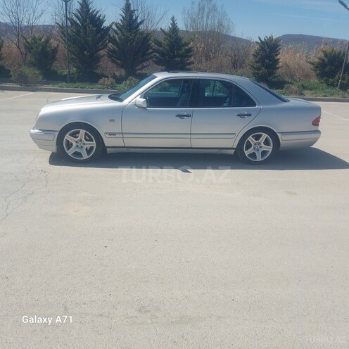Mercedes E 280 1997, 292,000 km - 2.8 l - Quba