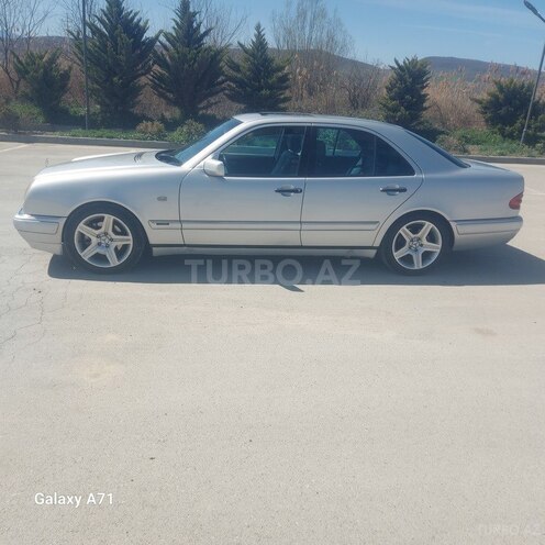 Mercedes E 280 1997, 292,000 km - 2.8 l - Quba