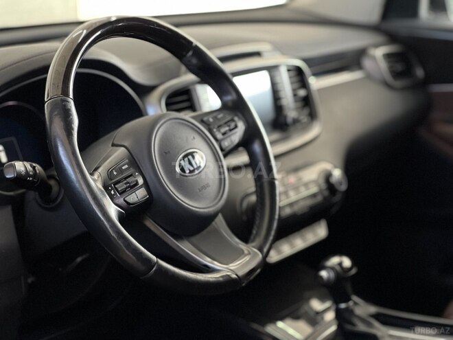 Kia Sorento-13