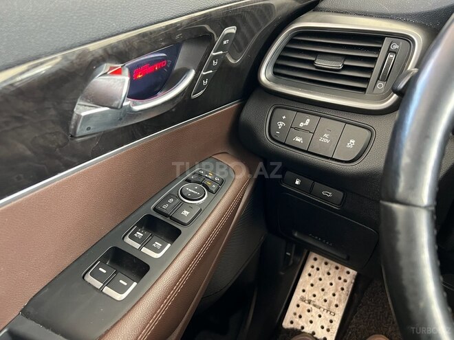 Kia Sorento-17