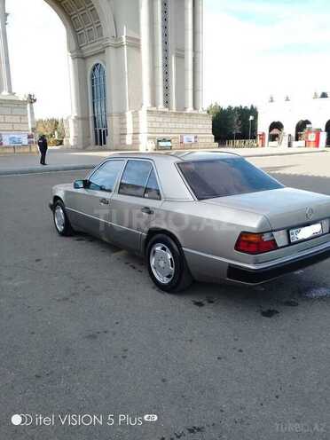 Mercedes E 200 1993, 357,111 km - 2.0 l - Bakı