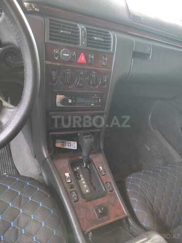 Mercedes E 230 1996, 430,000 km - 2.3 л - İsmayıllı