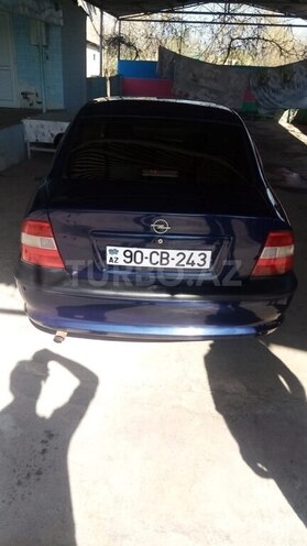 Opel Vectra 1996, 300,000 km - 1.6 l - Saatlı