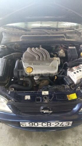 Opel Vectra 1996, 300,000 km - 1.6 l - Saatlı