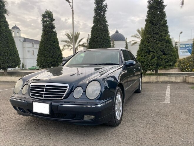 Mercedes E 240 2000, 260,000 km - 2.4 л - Bakı