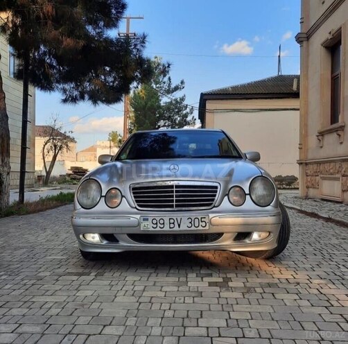 Mercedes E 220 1999, 410,000 km - 2.2 l - Naftalan