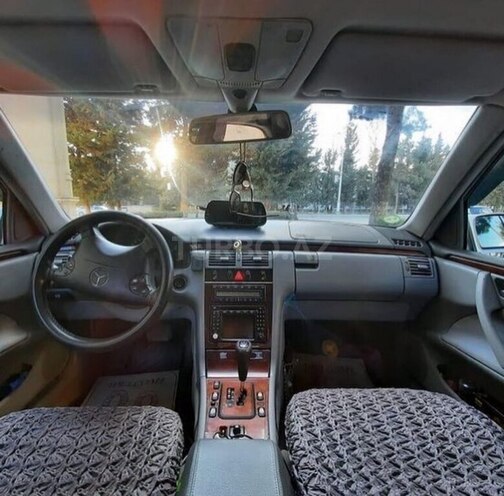 Mercedes E 220 1999, 410,000 km - 2.2 l - Naftalan