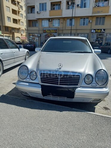 Mercedes E 240 1998, 295,555 km - 2.4 l - Bakı