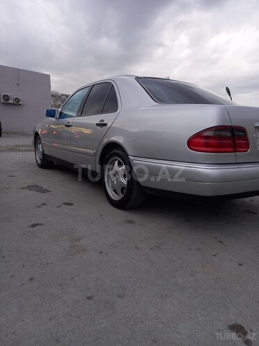 Mercedes E 240 1998, 295,555 km - 2.4 l - Bakı