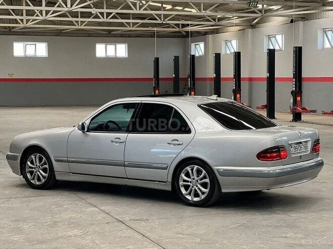 Mercedes E 220 1999, 267,000 km - 2.2 l - Bakı