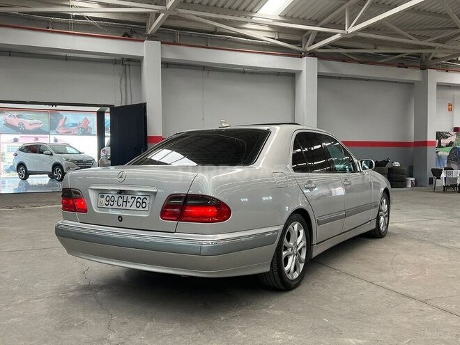 Mercedes E 220 1999, 267,000 km - 2.2 l - Bakı