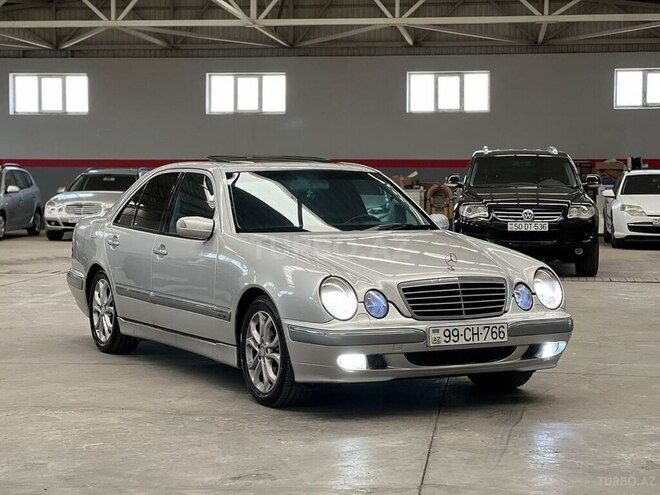 Mercedes E 220 1999, 267,000 km - 2.2 l - Bakı