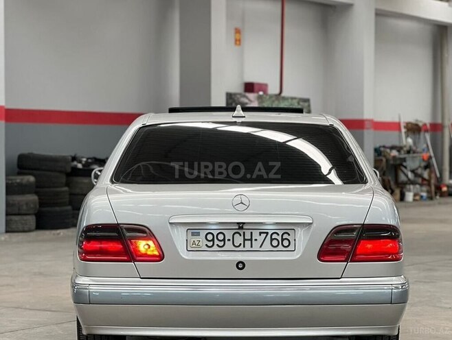 Mercedes E 220 1999, 267,000 km - 2.2 l - Bakı