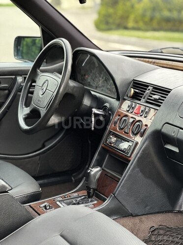 Mercedes C 230 1998, 340,000 km - 2.3 л - Saatlı