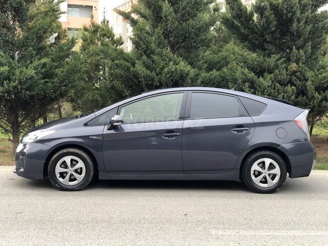 Toyota Prius 2015, 252,000 km - 1.8 л - Sumqayıt