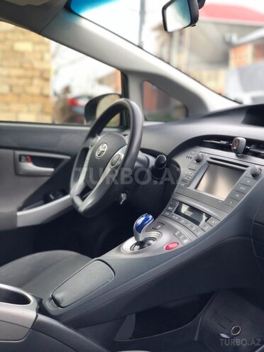 Toyota Prius 2015, 252,000 km - 1.8 л - Sumqayıt