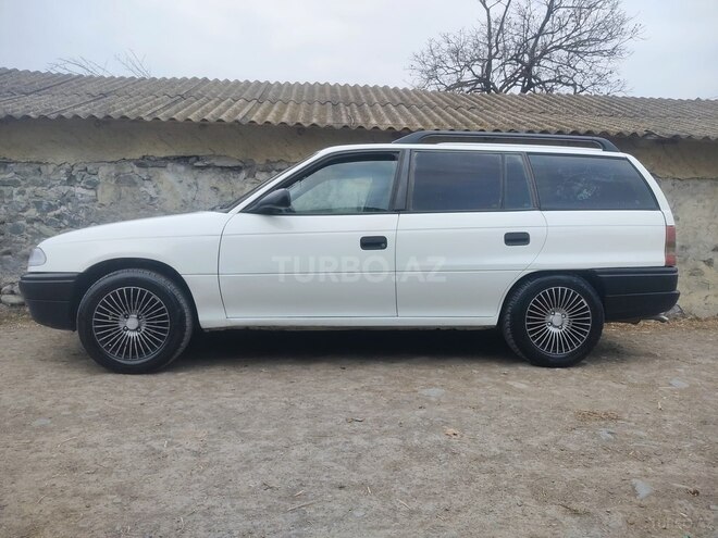 Opel Astra 1993, 235,286 km - 1.7 l - Zaqatala