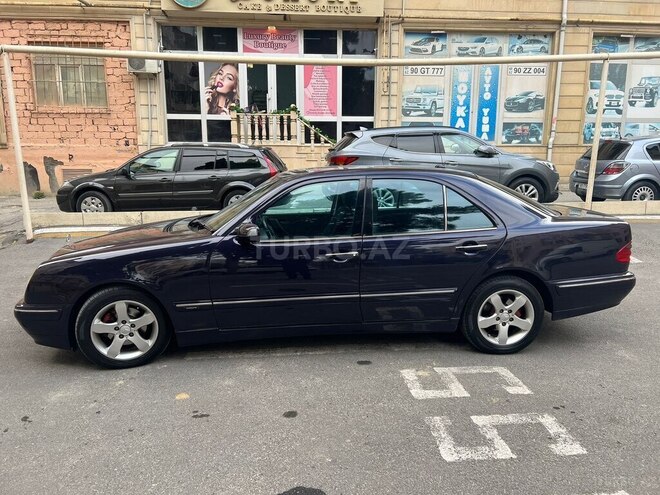 Mercedes E 220 2000, 296,000 km - 2.2 л - Bakı