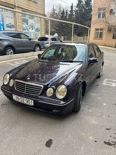 Mercedes E 220 2000, 296,000 km - 2.2 л - Bakı